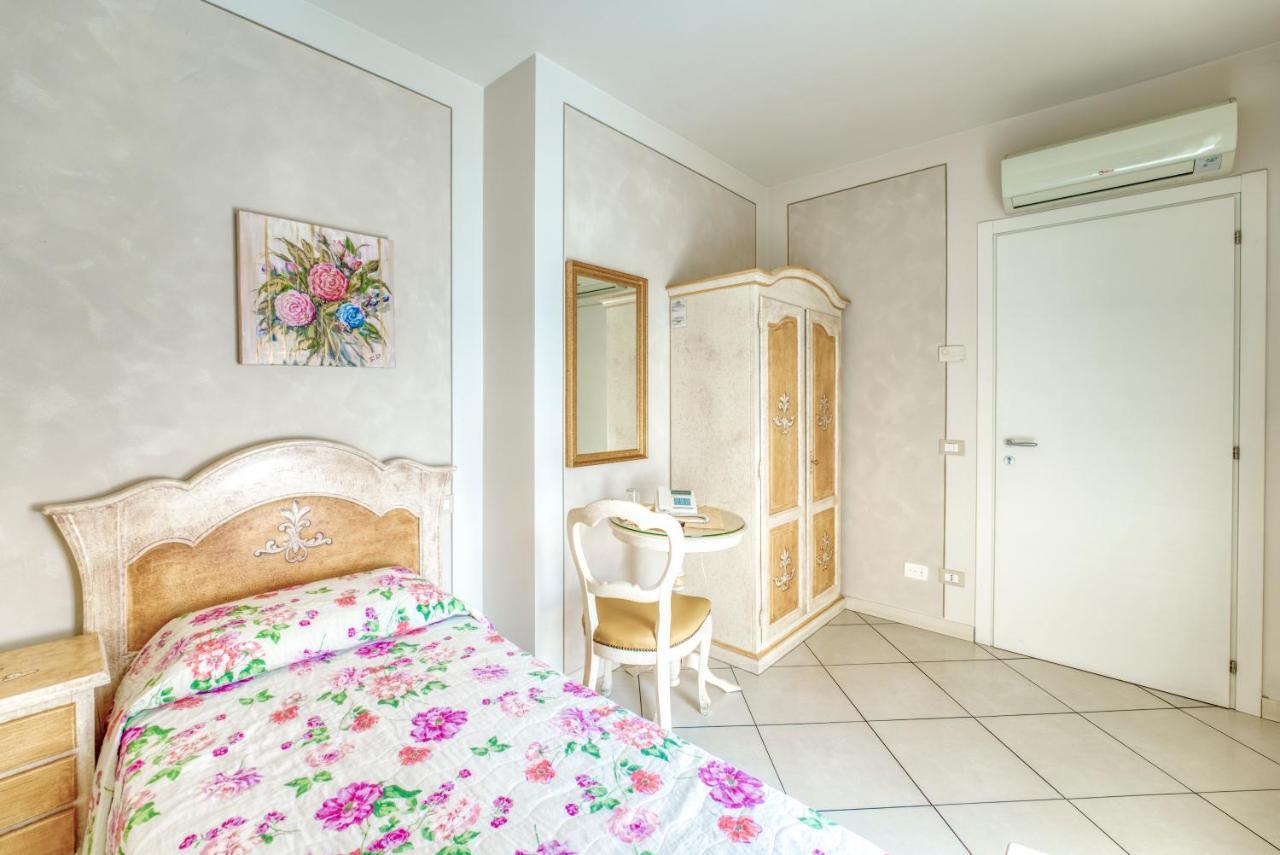 Villa Liberty Boario Terme Extérieur photo